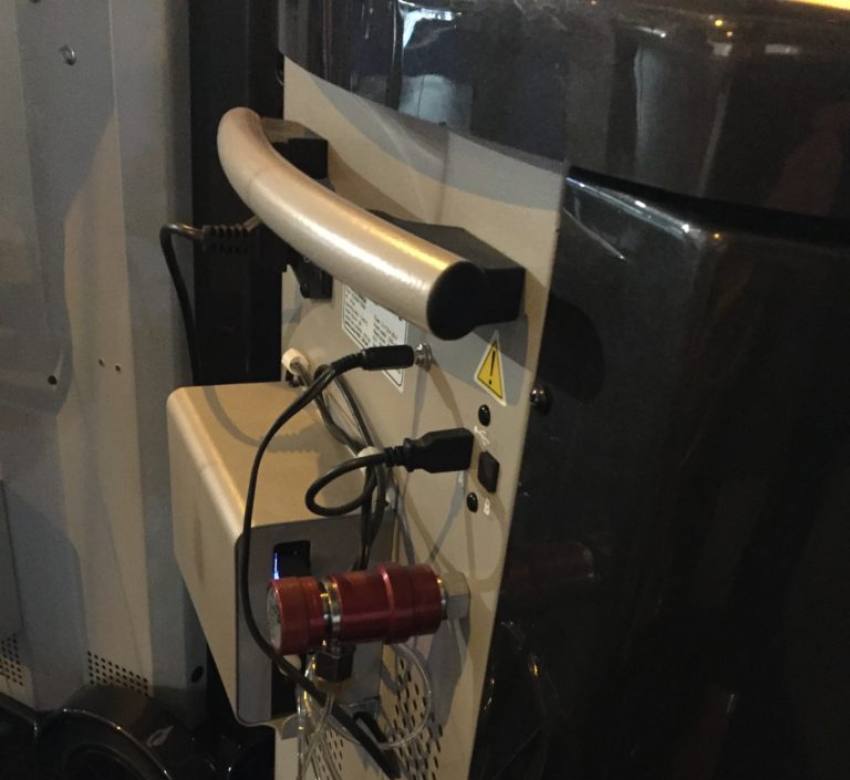 R1234yf-machine - staande foto