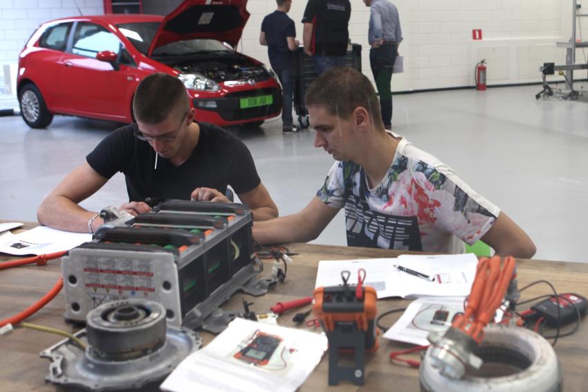 Interview PartsPoint_193